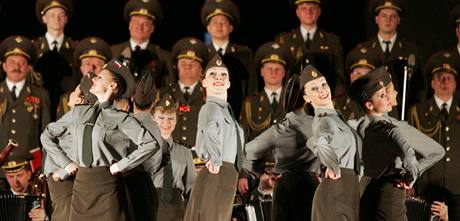 Ruský armádní pvecký a tanení sbor Alexandrovci má píse Kaua ve stálém repertoáru.