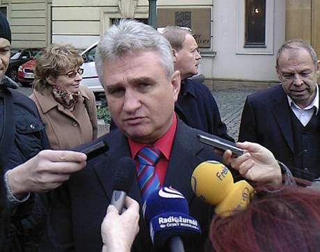 Podle Milana tcha hodlá ministr zdravotnictví Tomá Julínek obejít svými zákony ústavu. Foto listopad 2008