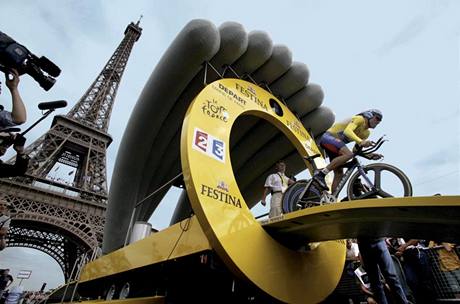 Z knihy ReCycling - Tour de France 2003 (Lance Armstrong)