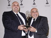 Udlovn mezinrodnch televiznch cen Emmy 2008 - Jordnci Talal Awamleh (vlevo) a Adnan Awamleh