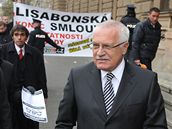 Prezident Vclav Klaus ped stavnm soudem (25. listopadu 2008)