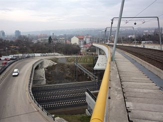 Nov spojen - tramvajov estakda