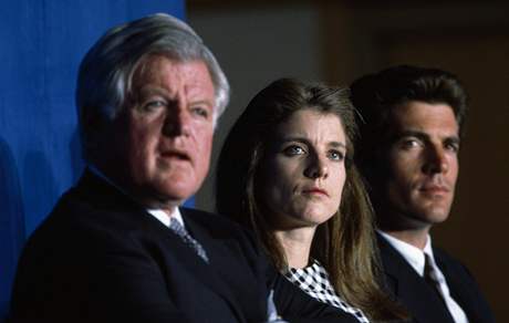 Mezi kandidáty údajn figurovala i Caroline Kennedyová, dcera nkdejího amerického prezidenta.
