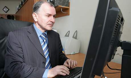 Bval hejtman Stanislav Jurnek pi on-line rozhovoru