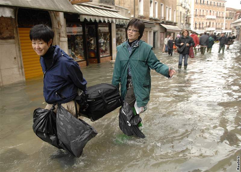 Benátky zasáhly nejhorí záplavy za posledních 22 let. (1. prosinec 2008)