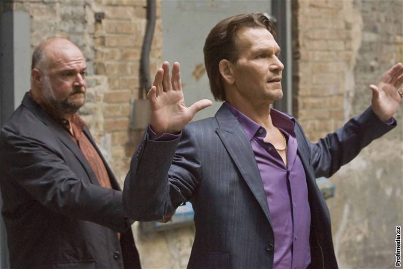 Herec Patrick Swayze natáí nový seriál Zvíe