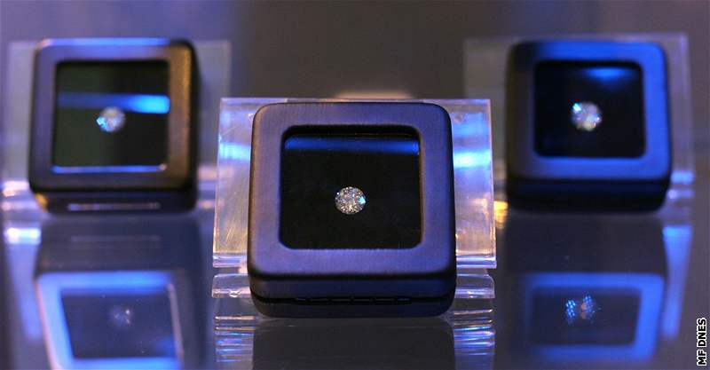 Nejdraí diamant má skoro 12 karát a stojí tém 35 milion korun.