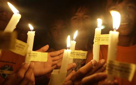 Oslava u vro Veobecn deklarace lidskch prv ve filipnsk Manile (10. prosinec 2008)