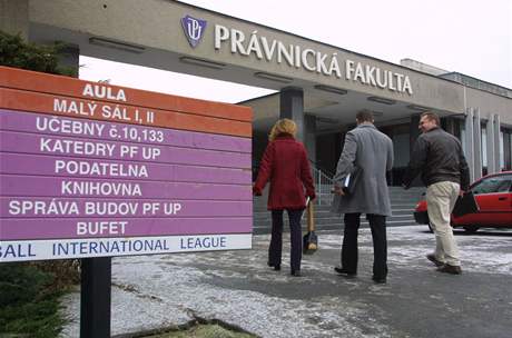 Iva Benedu v roce 2007 navrhl a zvolil akademický senát olomoucké právnické fakulty dkanem. Rektor ho ale odmítl jmenovat.