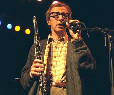 Praskmu publiku se Woody Allen pedstav se svou kapelou New Orleans Jazz Band. Jsou to naprost profesionlov a jsem na nich zcela zvisl, k.