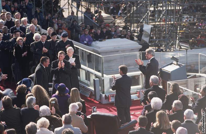 Potlesk pro George Bushe starího bhem Clintonovy inaugurace (20. leden 1993)