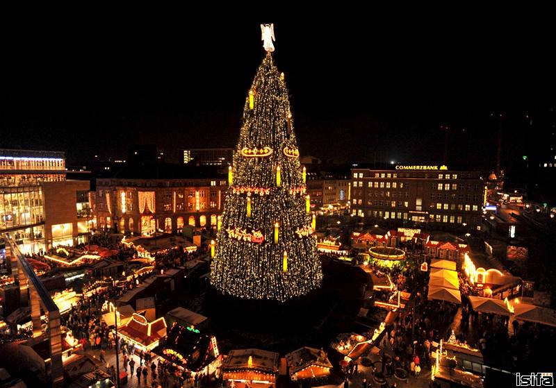 Vánoní strom v nmeckém Dortmundu