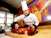 Speciální malá selátka postačí asi pro 8 až 10 osob Speciální malá selátka postačí asi pro 8 až 10 osob