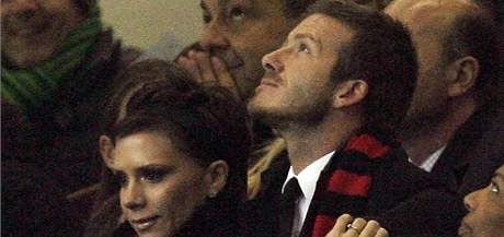 David Beckham a jeho manelka Victoria sleduj utkn AC Miln - Udinese