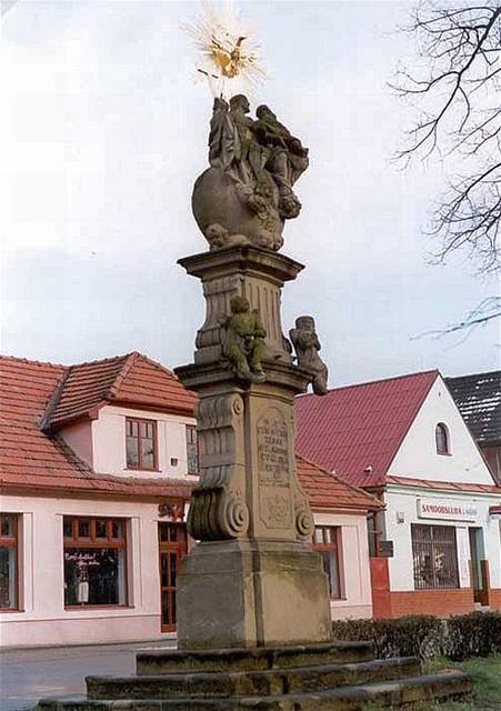 socha Nejsvtjí trojice v Brumov-Bylnici