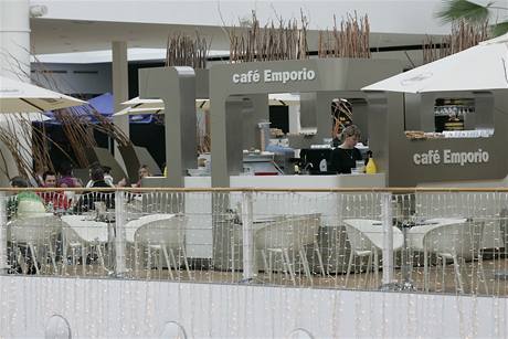 Café Emporio v nákupním centru Olympie v Modicích
