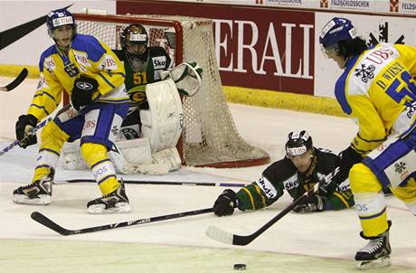 HC Davos - Karlovy Vary: Luká Mensator