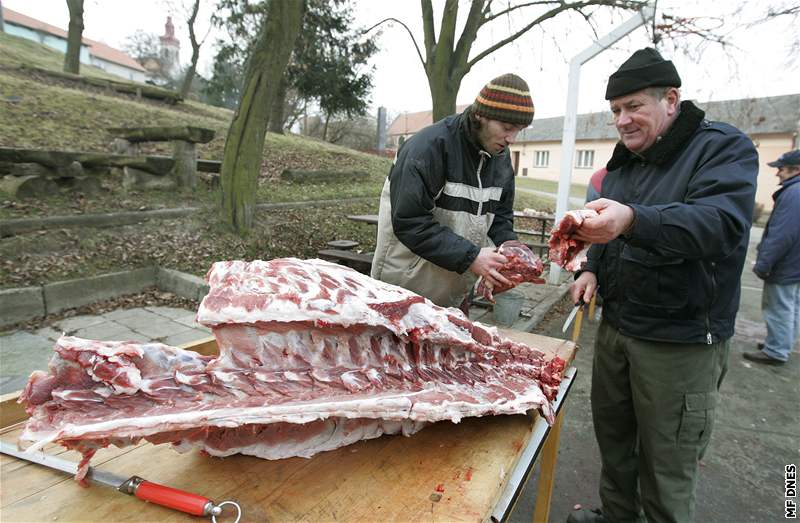 Obecní zabijaka ve Starých Hvzdlicích