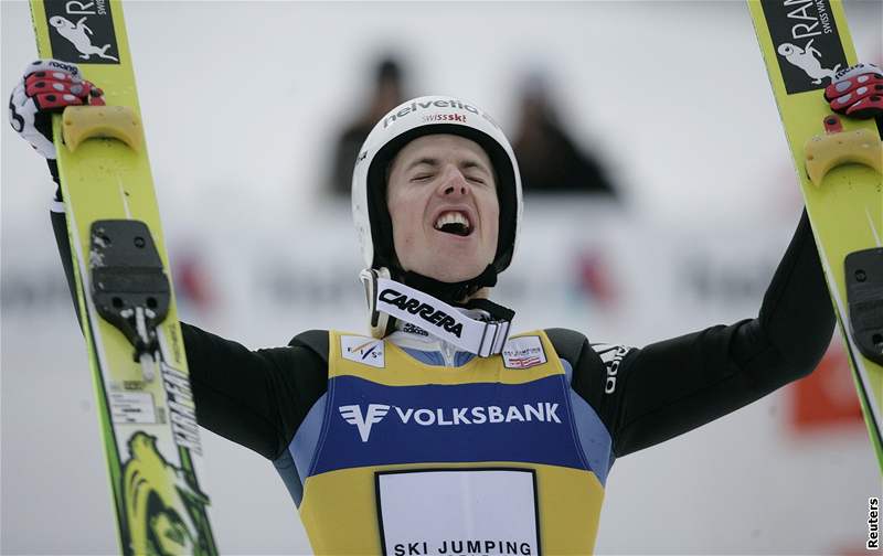 výcarský skokan Simon Ammann si v Engelbergu pipsal tvrté vítzství sezony.