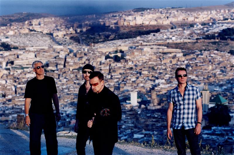 Irové U2 odtajnili obal nové nahrávky No Line on the Horizon.