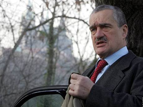 Ministr zahranií Karel Schwarzenberg.