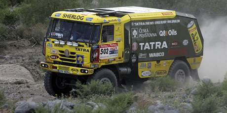 Kamion Tatra Alee Lopraise v plnm tempu na trati 5. etapy Rallye Dakar