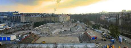 Legendární hokejový stadion za Luánkami je srovnán se zemí.