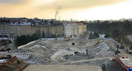 Legendrn hokejov stadion za Lunkami je srovnn se zem.