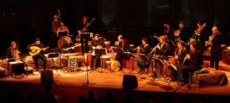 Jordi Savall (zcela vlevo) a Nederlands Blazers Ensemble