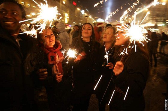Oslavy píchodu nového roku se neobejdou bez alkoholu a pyrotechniky. Záchranái budou proto mít opt pohotovost. Ilustraní foto