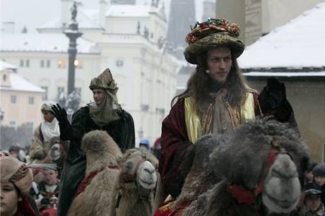Centrem Prahy proel tkrlov prvod s velbloudy (5. ledna 2008)