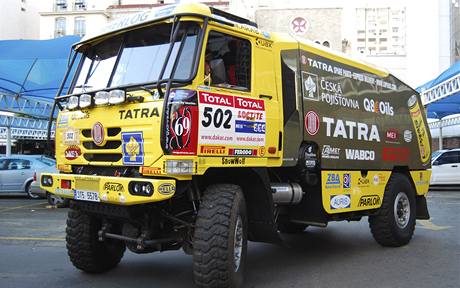 Ale Loprais pivezl kamion Tatra z pístavu do Buenos Aires, kde vechny posádky absolvují zbylou ást technických pejímek.