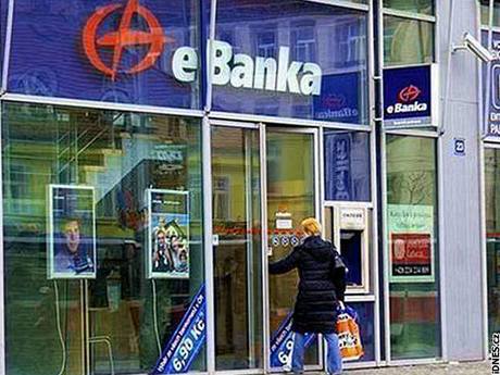 Nejhavjím kandidátem na odkup eBanky je údajn SOB. Ilustraní foto