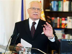 Prezident Václav Klaus opt vyrazí mezi své. Po roce se opt vydá do institutu Heartland pednáet o klimatu.