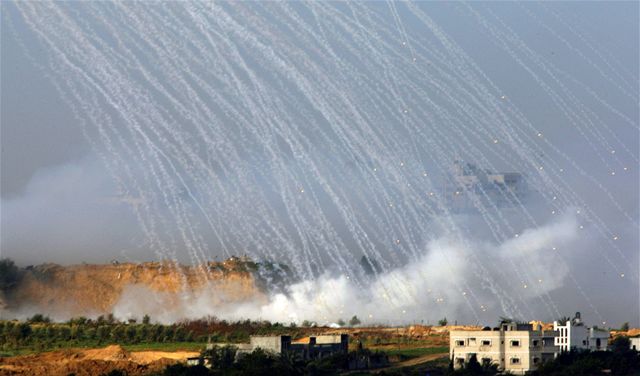 Na msto Gaza dopadají i po schválení rezoluce OSN izraelské rakety.