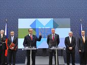 Premiér Topolánek představil Národní ekonomickou radu vlády. Premiér Topolánek představil Národní ekonomickou radu vlády.