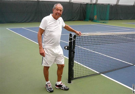 Nick Bollettieri. I v 77 letech nesmírn vitální chlapík.