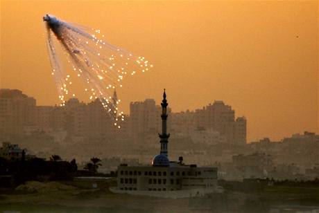 Nad meitou v psmu Gazy prv explodovala jedna z izraelskch stel.