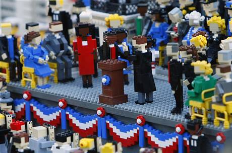Legoland v kalifornskm Carlsbadu odhalil repliku Obamovy inaugurace.