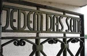 Brána bývalého koncentraního tábora Buchenwald