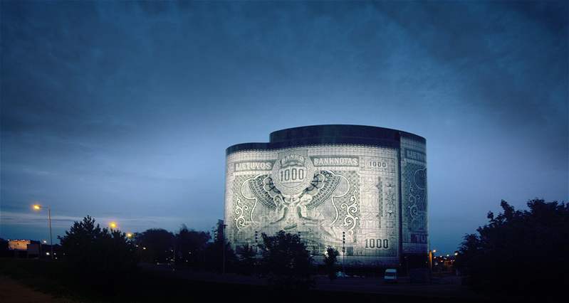 Kunsthaus ve týrském Hradci od Petera Cooka pipomíná velké stíbrné srdce