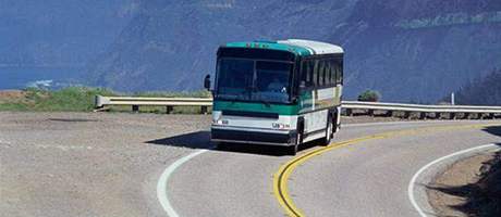 Turisté ekali na autobus marn. Ilustraní foto.