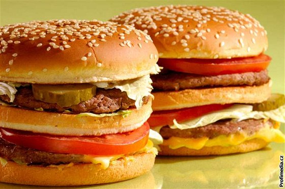 Zatímco v USA je moné nyní koupit Big Mac za 3,57 dolaru, v R je to 3,64 dolaru. Ilustraní foto.