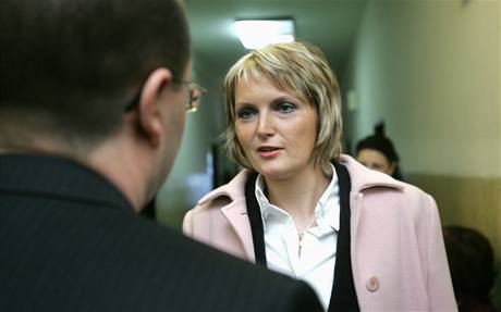Lékaka Helena Mikoláková u mosteckého okresního soudu (27.1.2009)