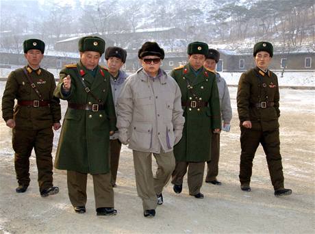 Kim ong-il pi nvtv vojensk jednotky.
