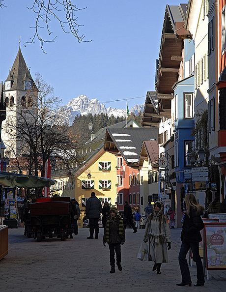 Rakousko, malebn centrum Kitzbhelu