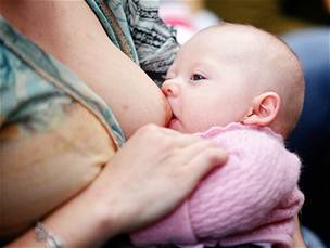 Kojen na veejnosti - akce en proti omezovn kojen na veejnosti
