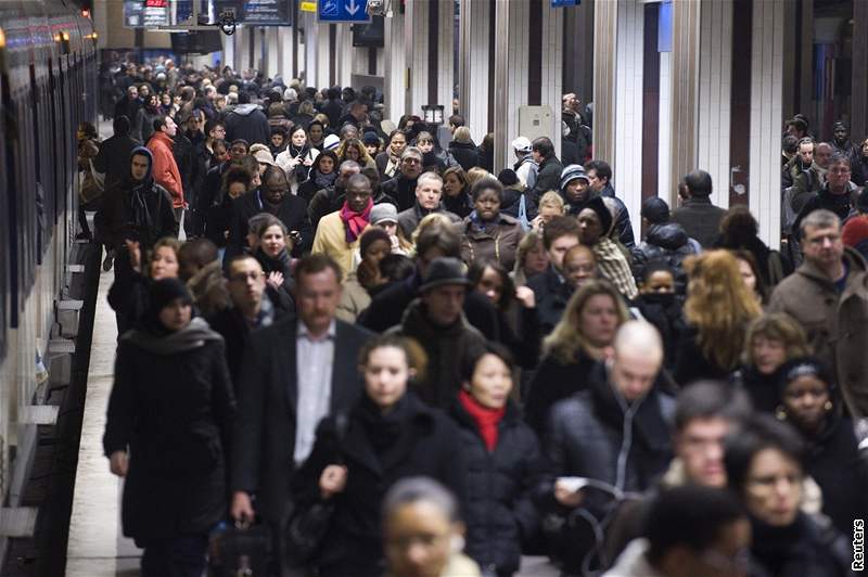 Peplnné paíské nádraí Gare du Nord bhem stávky (29. ledna 2009)