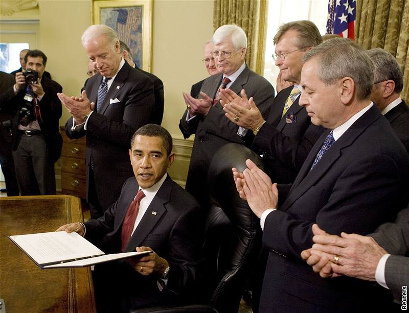 Barack Obama podepsal píkaz k uzavení vznice Guantánamo.