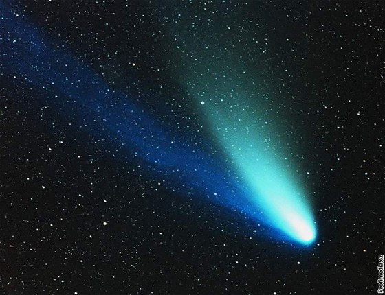 Hartleyova kometa nebude podle veho tak efektní jako Hale-Boppova (na snímku)